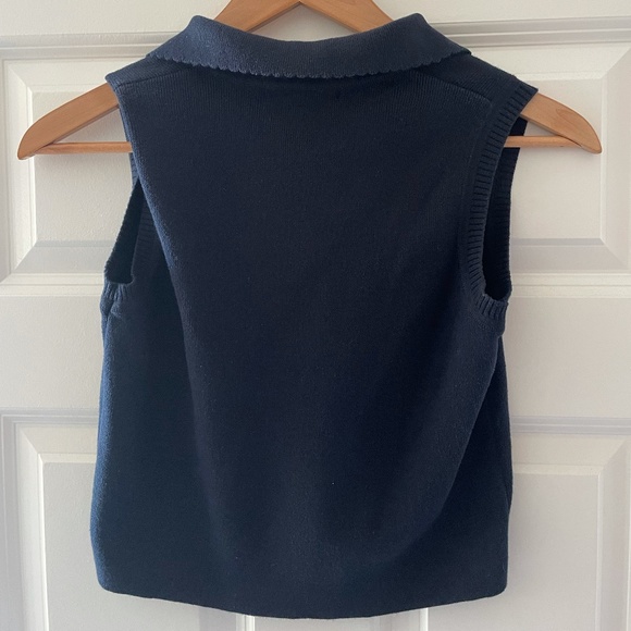 Brandy Melville Cropped Sweater - Picture 3 of 4